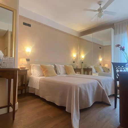 Hotel Apollo Riccione Eksteriør billede