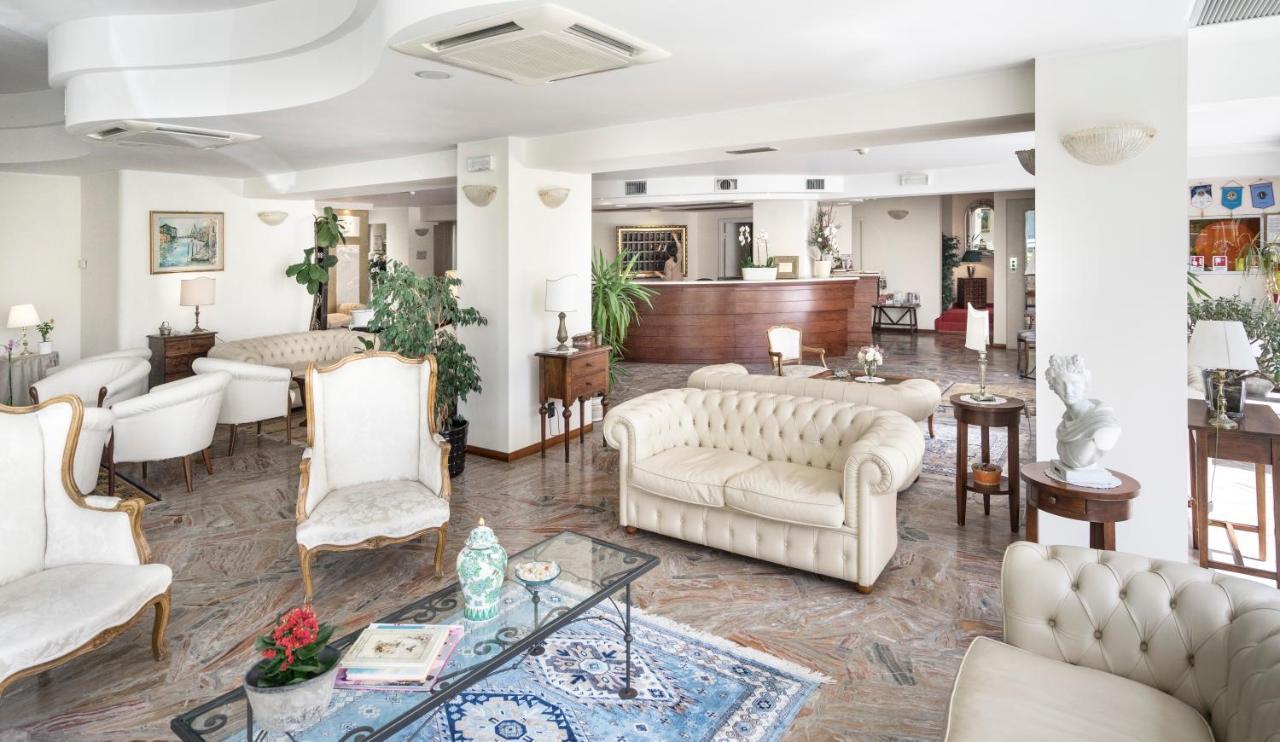 Hotel Apollo Riccione Eksteriør billede