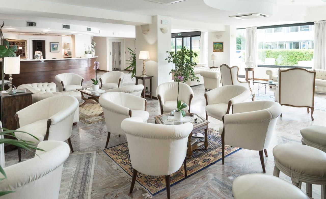 Hotel Apollo Riccione Eksteriør billede