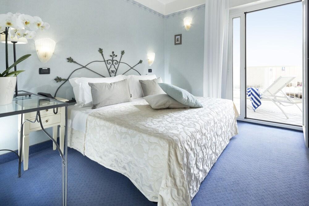 Hotel Apollo Riccione Eksteriør billede