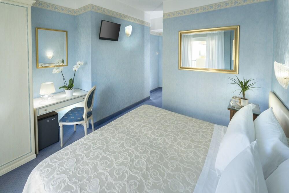 Hotel Apollo Riccione Eksteriør billede